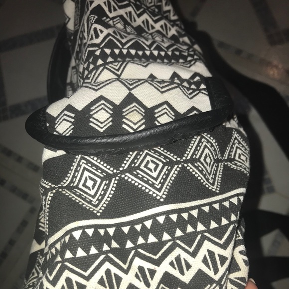 Backpack - Picture 3 of 7